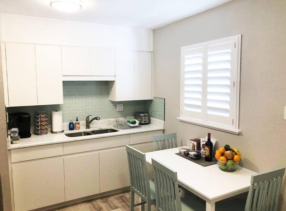 Modern Apartment - 2 Of 4 Пунта Горда Екстериор снимка